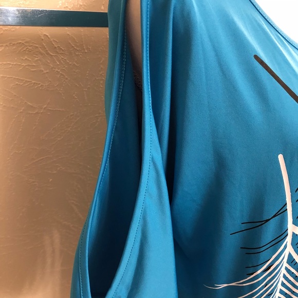 ❤️ Cold Shoulder Cute & Comfy Blouse ❤️ - Picture 4 of 4